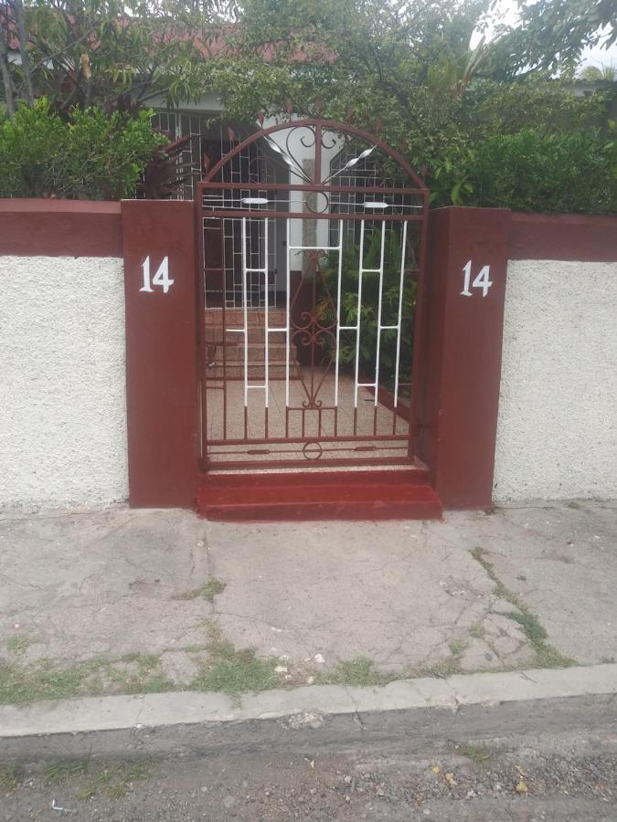 15 Min From The Airport In Kingston Jamaica Apartment Luaran gambar