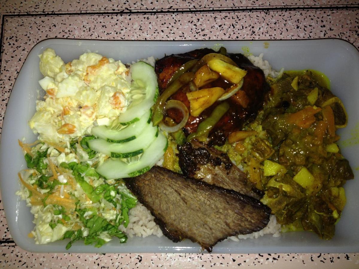 15 Min From The Airport In Kingston Jamaica Apartment Luaran gambar